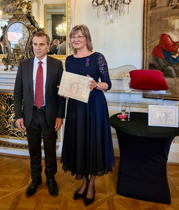 Les palmes académiques pour Mme Sylva Nováková, présidente de la SUF